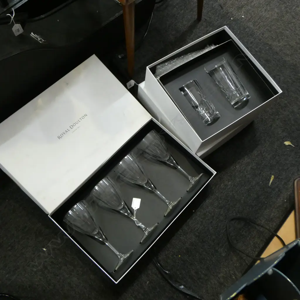 BOXED 4 R/D CRYSTAL WINE GLASSES H210MM & 2 BOXED RD WATER GLASSES H150MM Image 1++