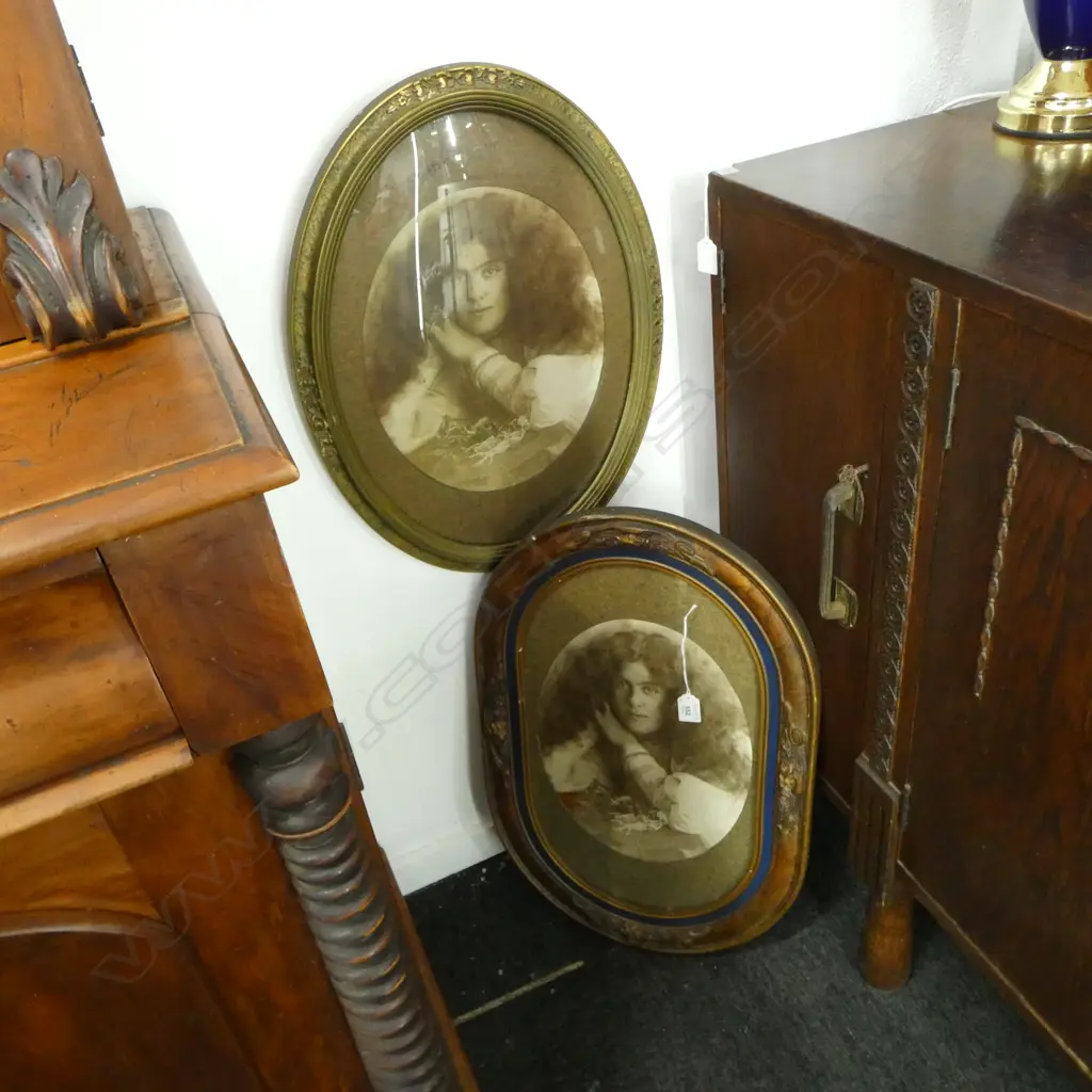 2 CONVEX PORTRAIT FRAMES - OLD BORER 610x410mm Image 1++
