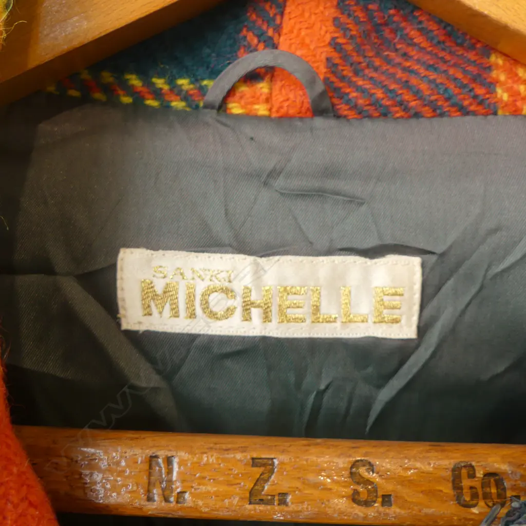 RETRO COLOURED  WOOL FUNKY COAT  Image 1++