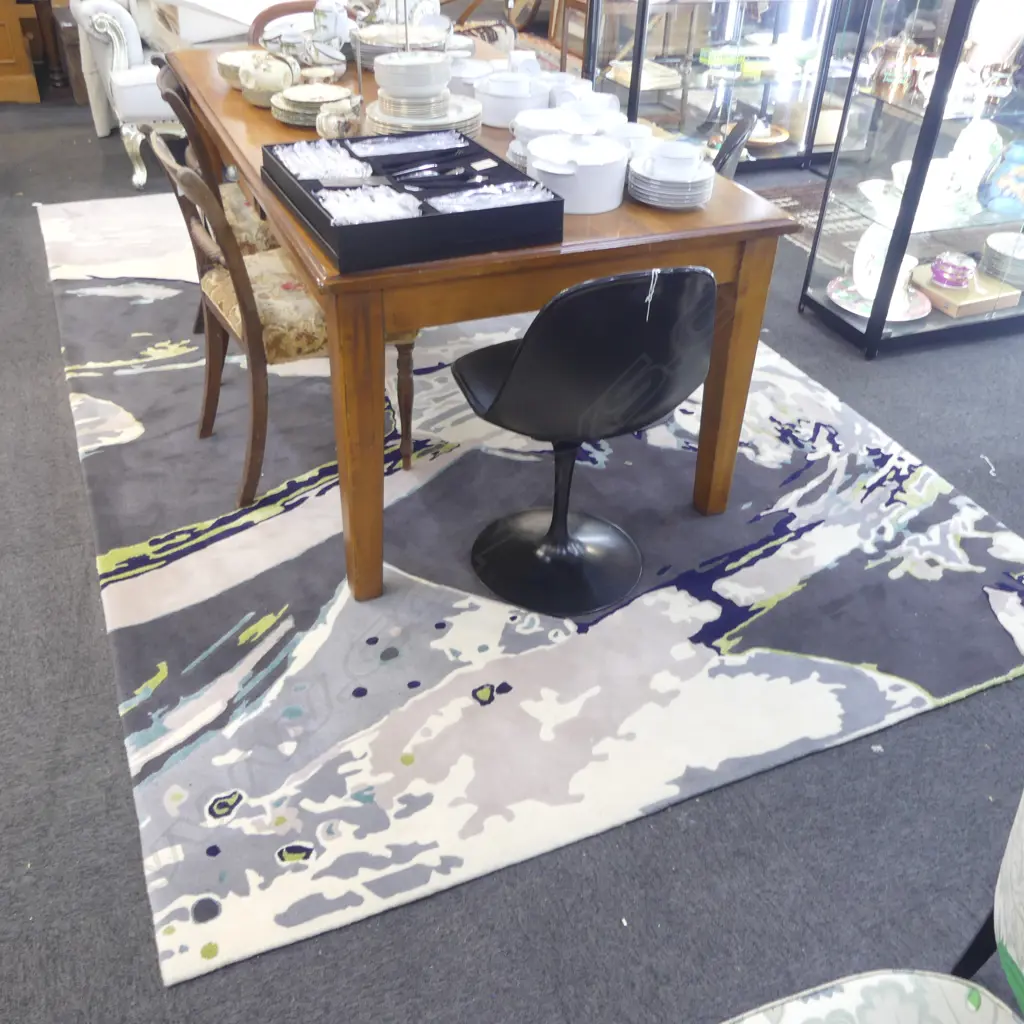 MODERN MACHINED RUG Image 1++