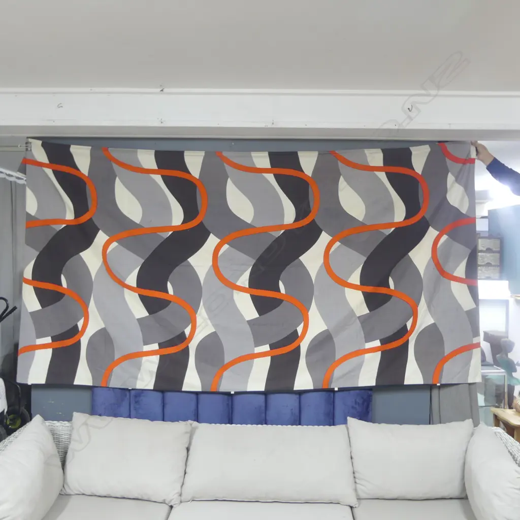 STYLISH 1980'S PATTERNED FABRIC SINGLE 2800 X 1450mmBED SPREAD ? Image 1++