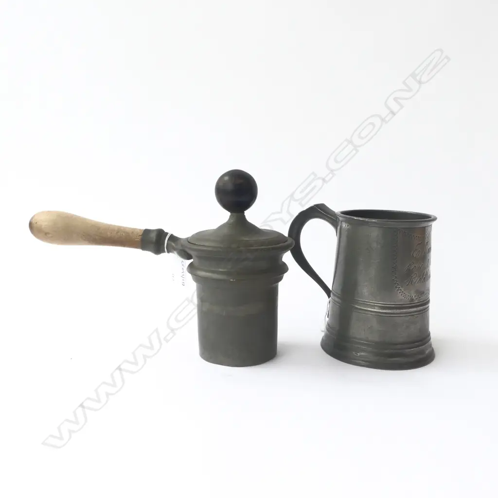 VICT PEWTER QUART MUG & LIDDED PEWTER POT H190MM Image 1++