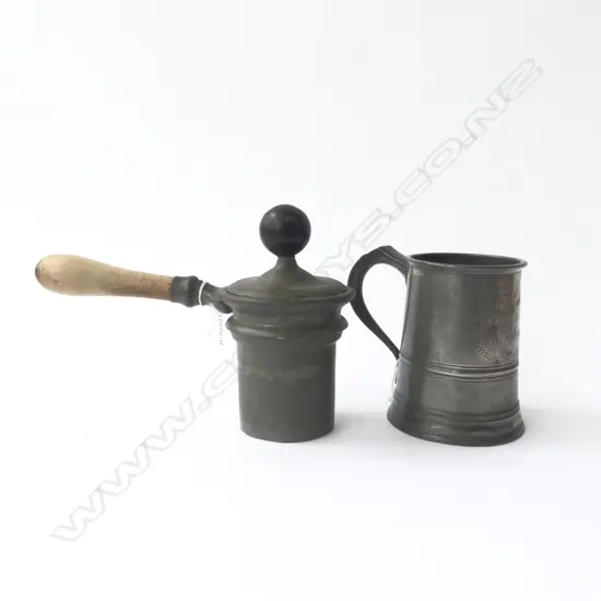 VICT PEWTER QUART MUG & LIDDED PEWTER POT H190MM
