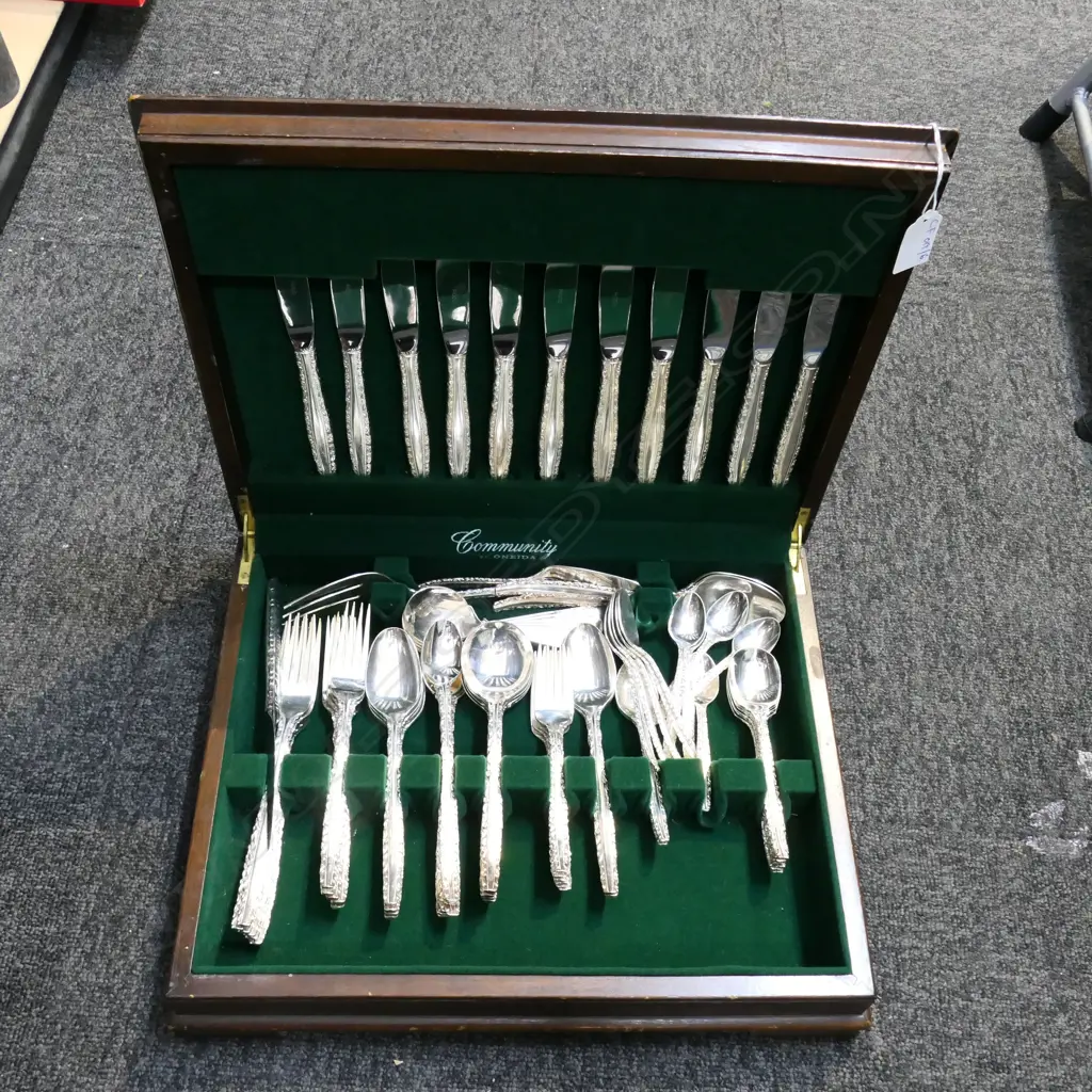 RODD CUTLERY CANTEEN Image 1++