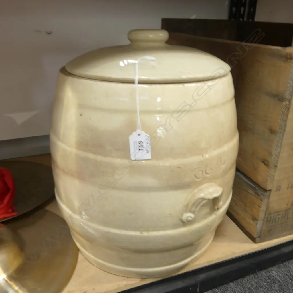 HEAVY LIDDED CROCK  Image 1++