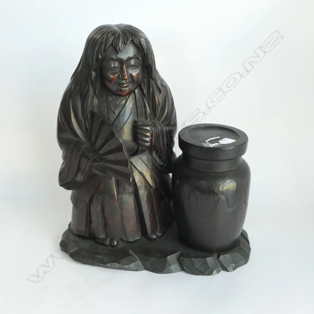 LARGE OLD JAPANESE CARVING FIGURE IN ROBE BESIDE LGE URN H.490mm Image 1++