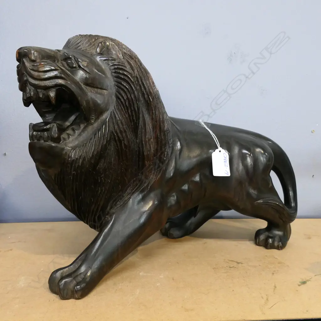 LARGE HEAVY CARVED ROSEWOOD LION FIGURE open snarling mouth H.280mm. L.380mm Image 1++