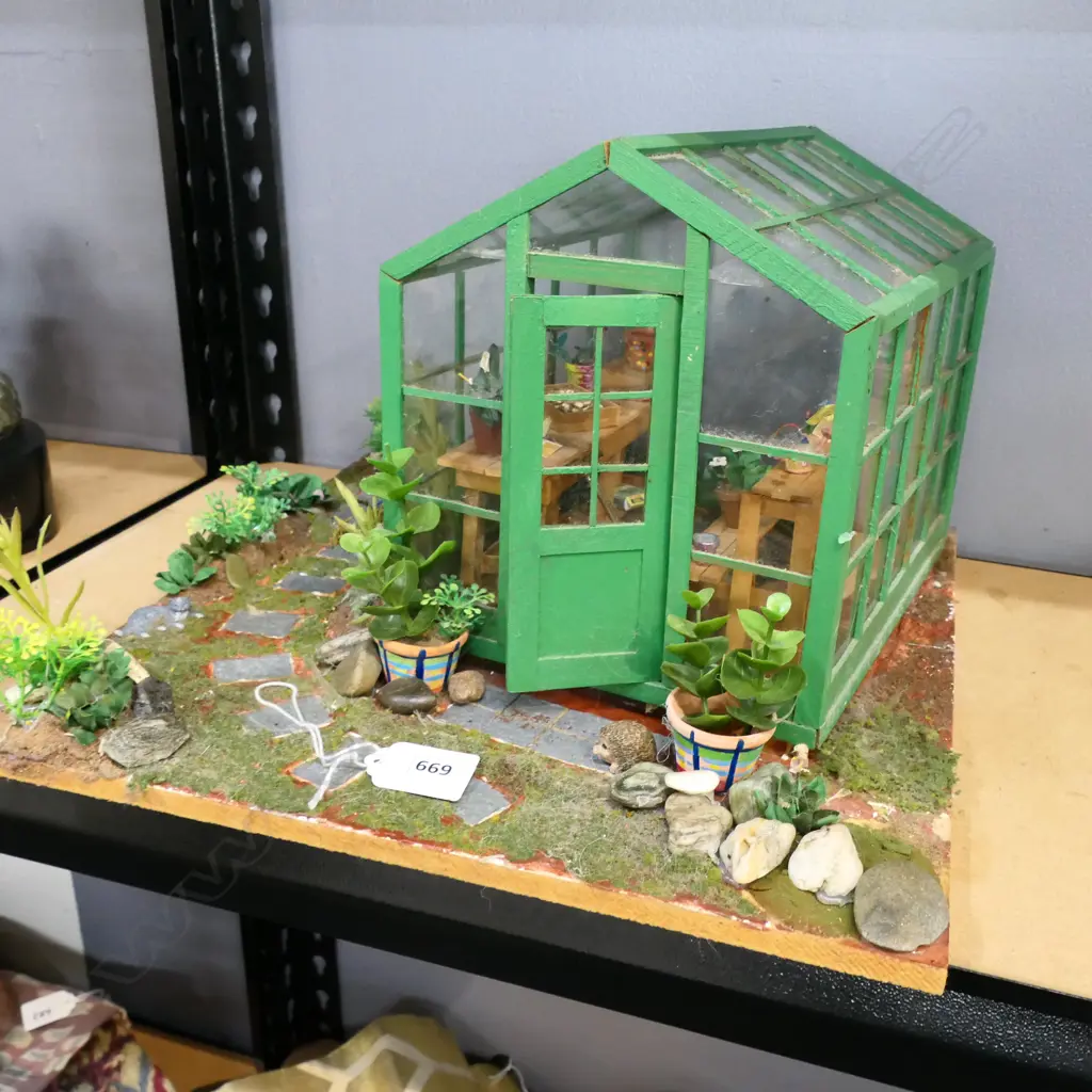 MODEL GREENHOUSE 335x335mm Image 1++