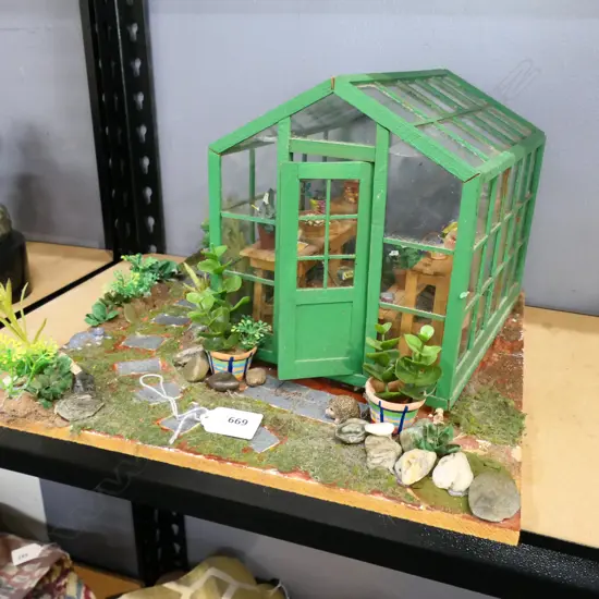 MODEL GREENHOUSE 335x335mm