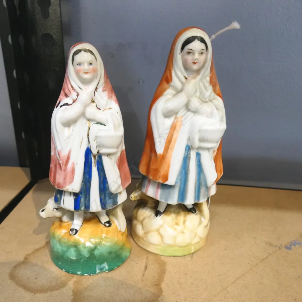 2 LITTLE RED RIDING HOOD FIGURINES H.150mm Image 1++