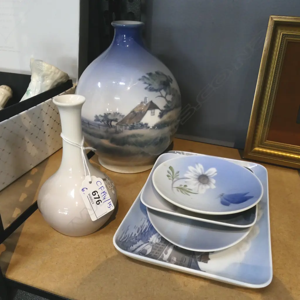 6 PCES ROYAL COPENHAGEN; 4 DISHES + 2 VASES H.165mm Image 1++