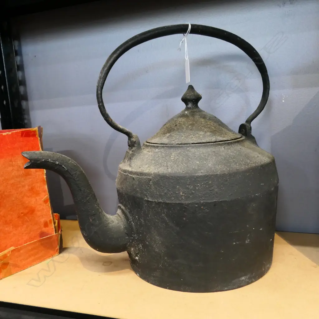 ANTIQUE CAST IRON KETTLE H.340mm Image 1++