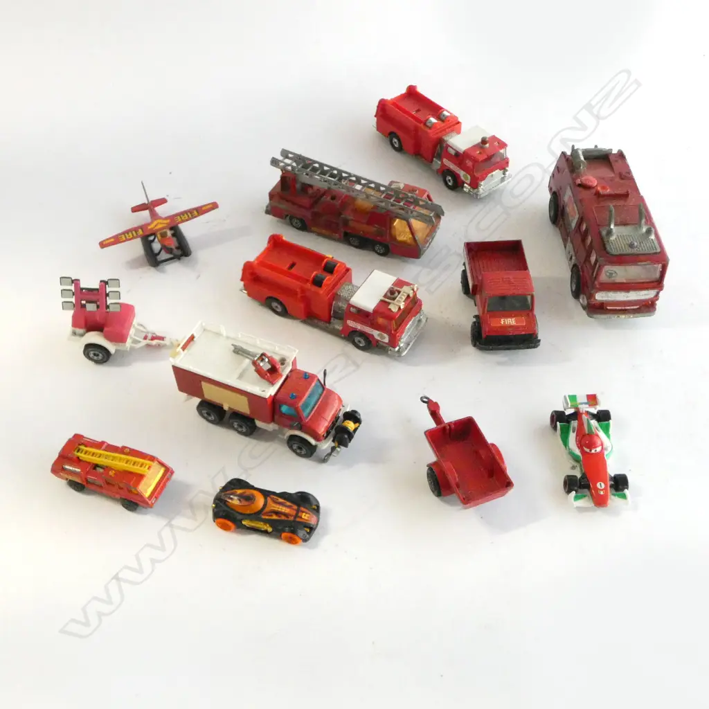 ASST VINTAGE TOY FIRE TRUCKS etc (CORGI, MATCHBOX, etc) Image 1++