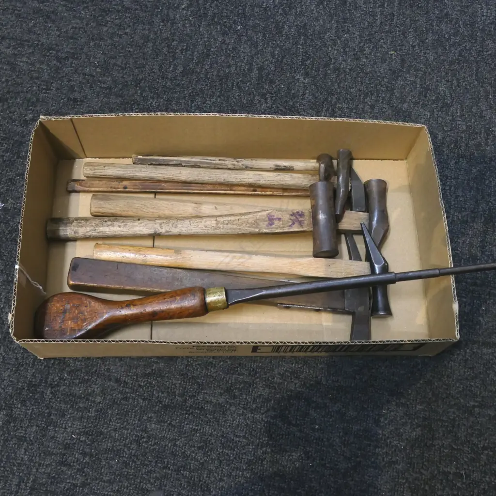  7 VINTAGE TACK HAMMERS & LONG HANDLED SCREW DRIVER Image 1++