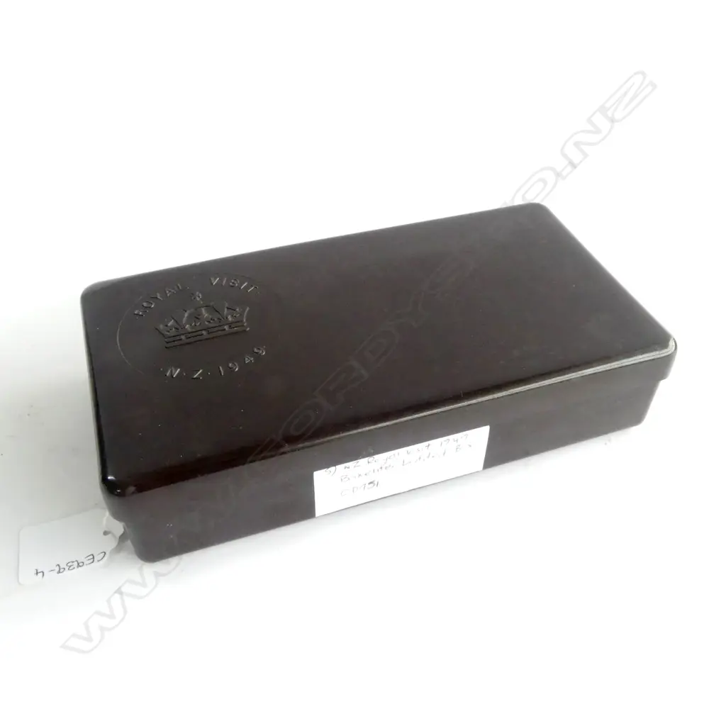 NZ ROYAL VISIT 1949 BAKELITE LIDDED BOX 200x110x45mm Image 1++
