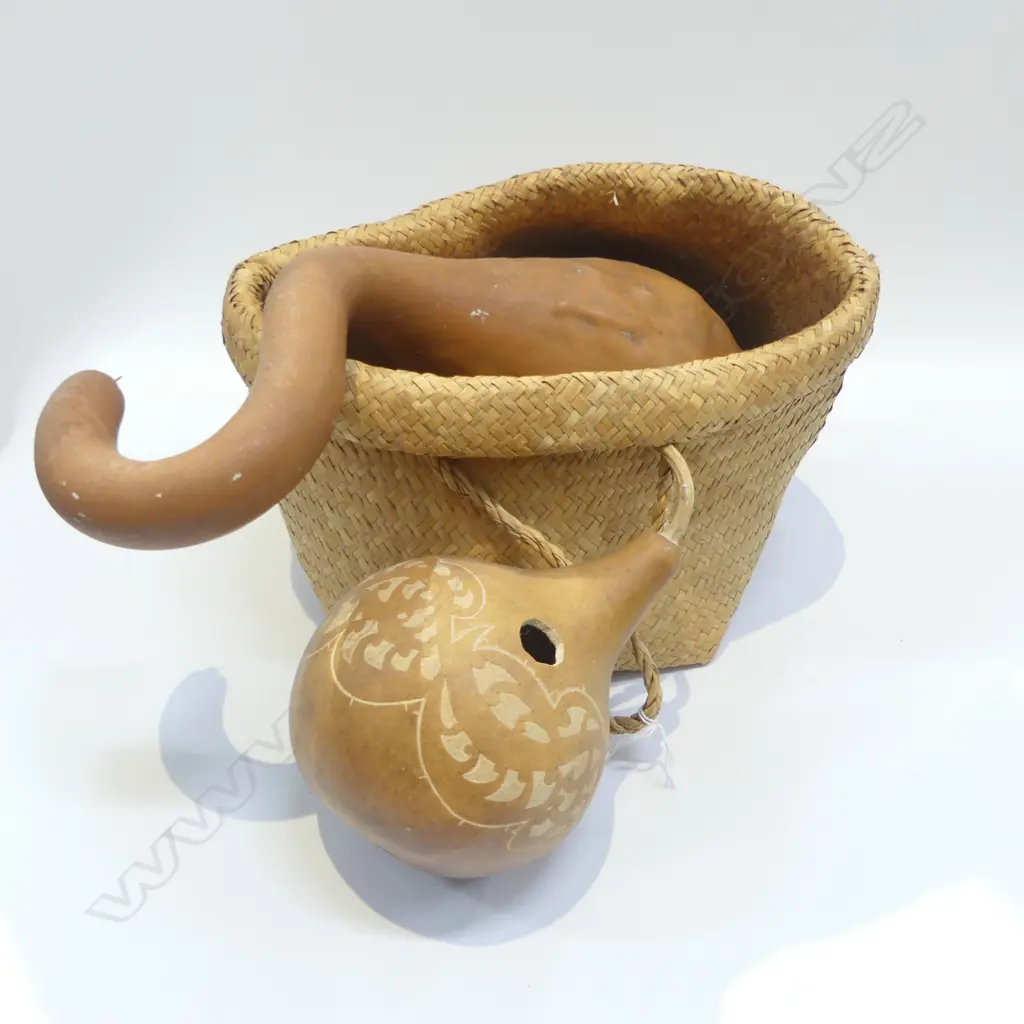WOVEN KETE & 2 GOURDS 1 CARVED  Image 1++