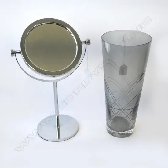 R/D SMOKEY GLASS VASE H300MM & CHROME SHOP COUNTER SWING MIRROR H360MM