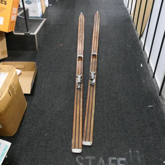 PR VINTAGE WOODEN SKIS L.2180mm FAULTS