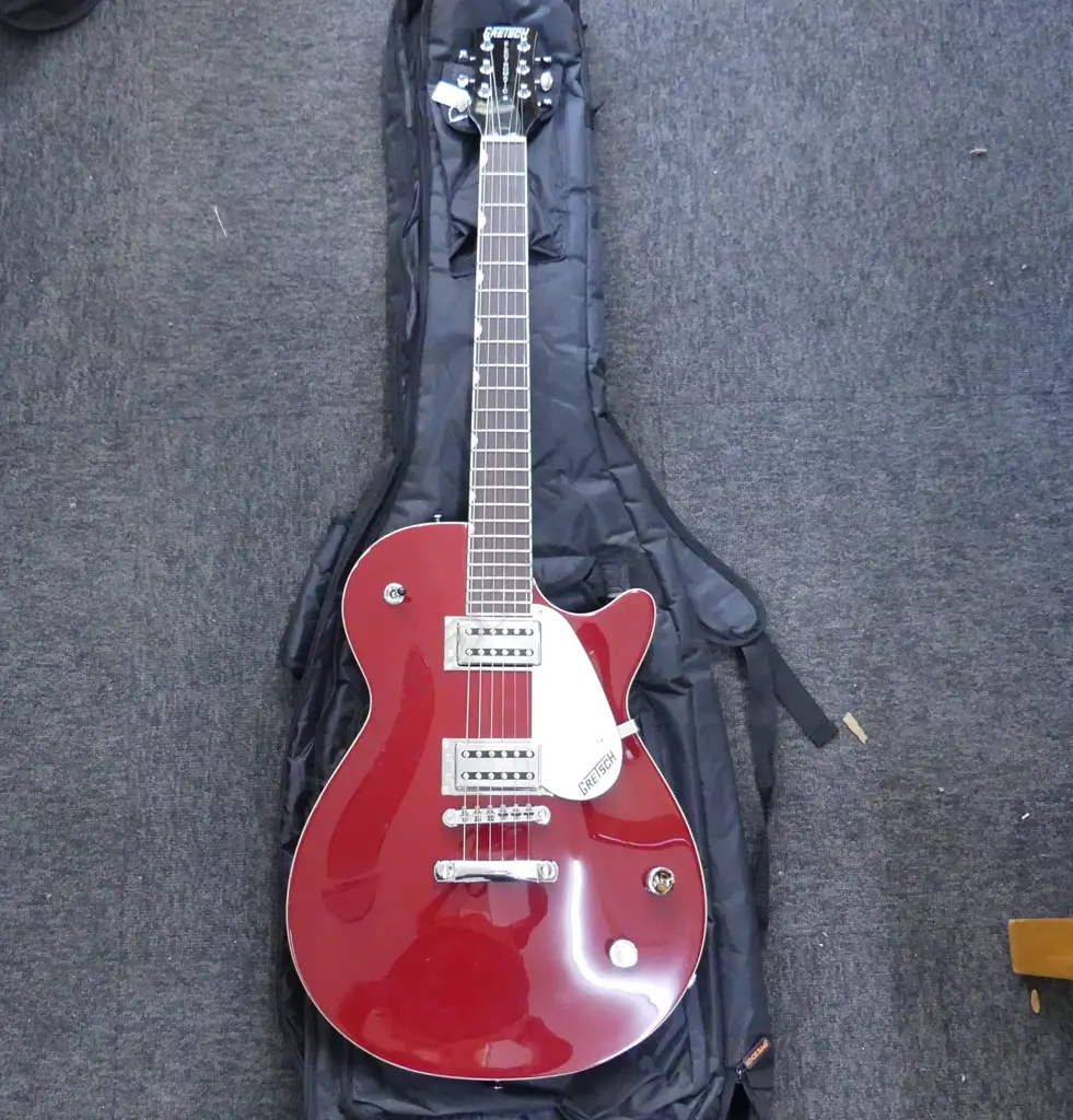 GRETSH ELECTROMATIC ELECTRIC GUITAR WITH SOFT CASE Image 1++