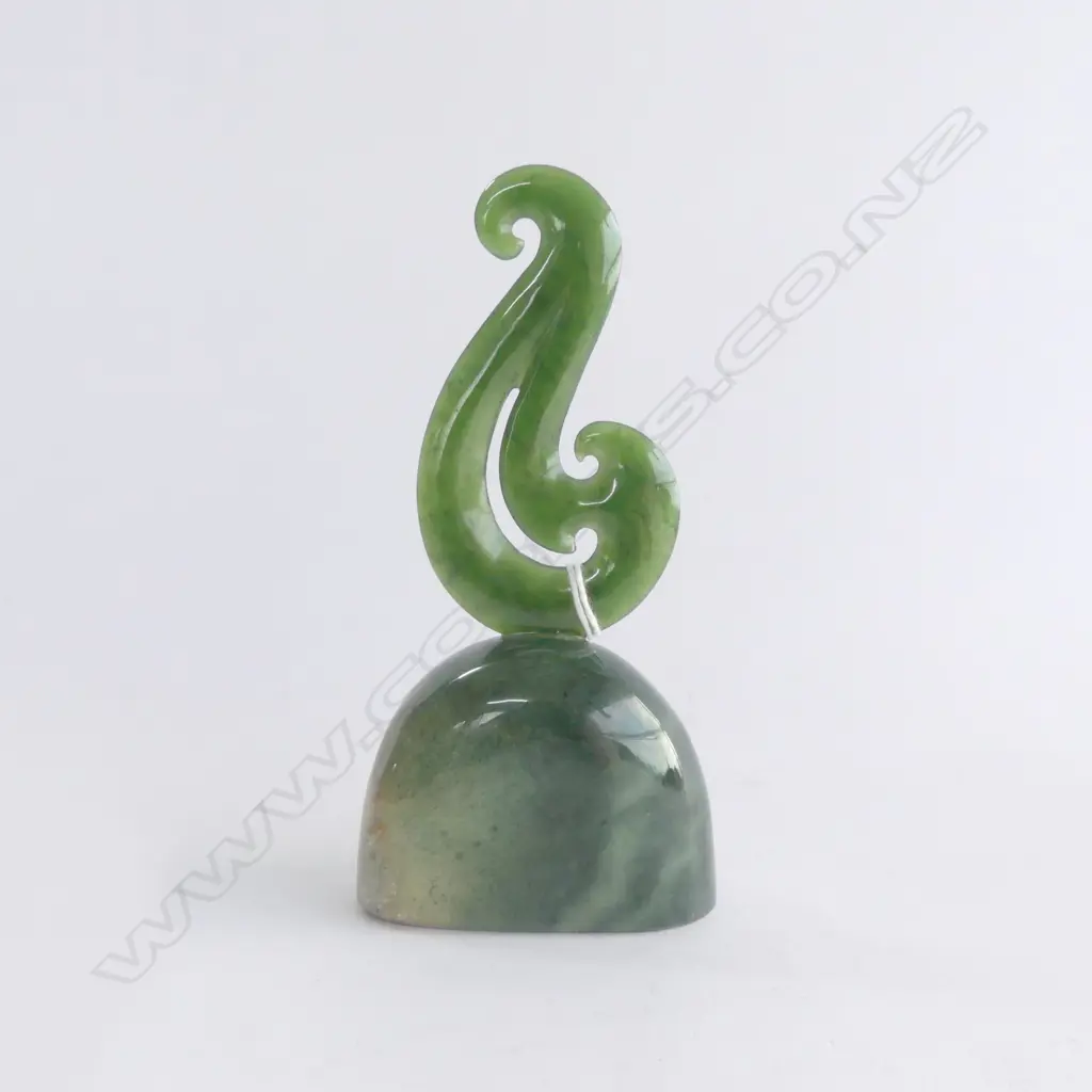 STYLISED POUNAMU MATUA ON BASE H.130mm Image 1++