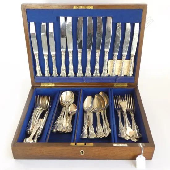 VINTAGE WALKER & HALL CUTLERY CANTEEN w SILVER PLATE CUTLERY