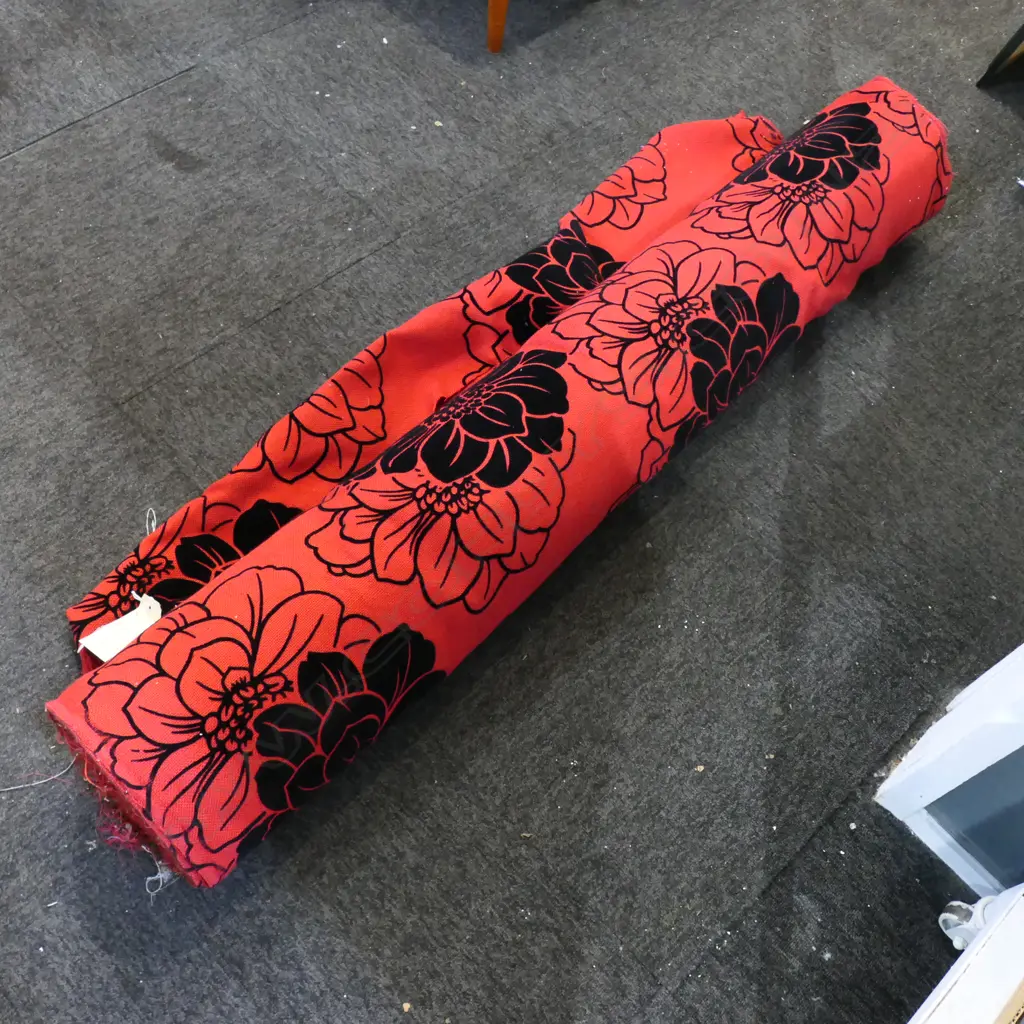 FABRIC BOLT; MID-CENTURY HIBISCUS, UPHOLSTERY, 43M Image 1++