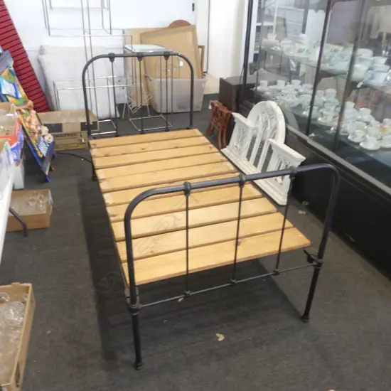 c.1900 BLACK CAST IRON SINGLE BED with modern wooden slats