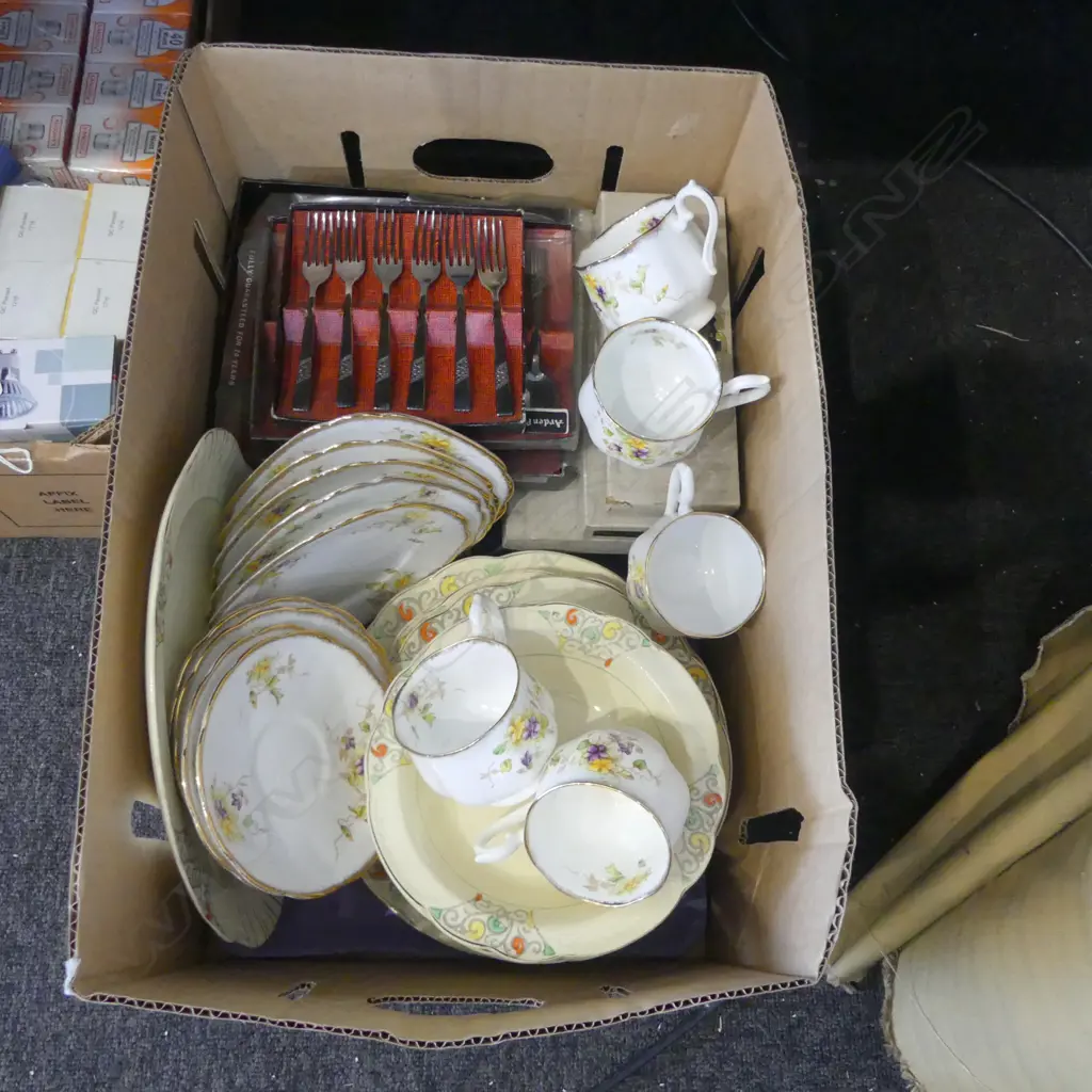 ASST. CHINA, CASED EP CUTLERY Image 1++