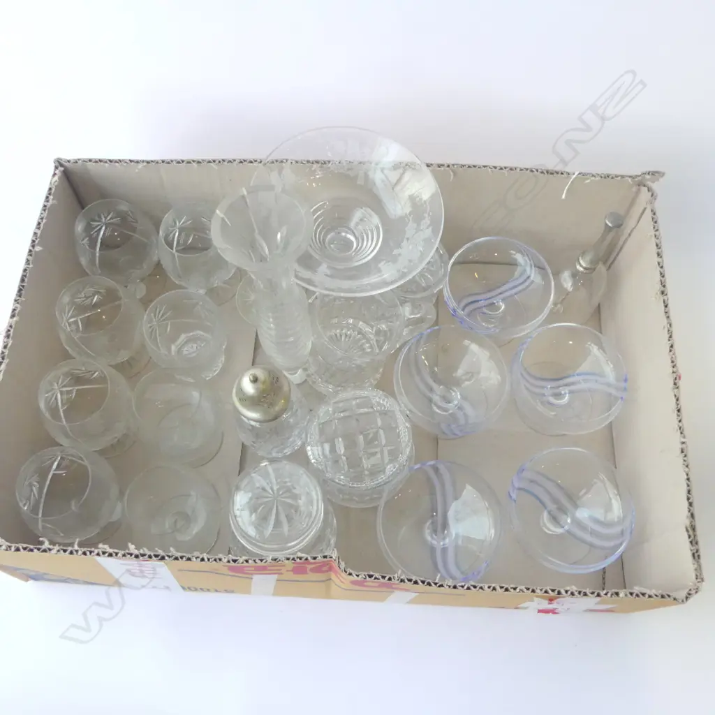 TRAY OF CRYSTAL COMPORT VASE BRANDY BALLOONS SUNDAES ETC Image 1++
