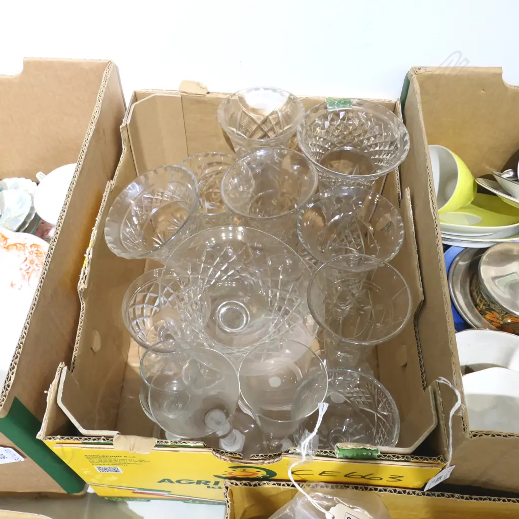 8 CRYSTAL VASES COMPORT & MIXED GLASSES Image 1++