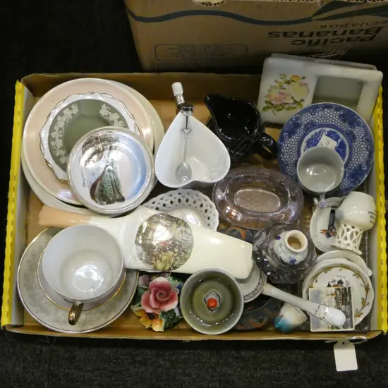 TRAY OF MIXED CHINA DISHES C/S ETC