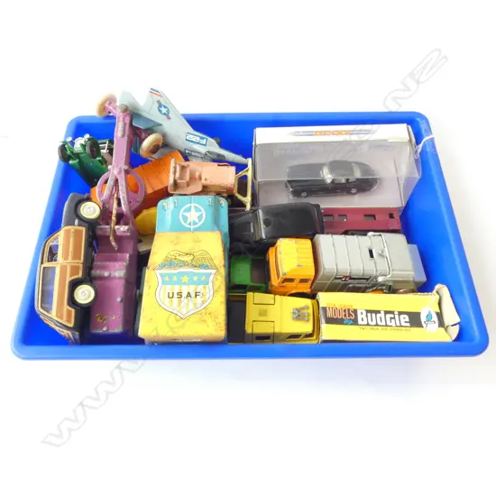 COLLECTION OF VINTAGE MODEL CAR TOYS 