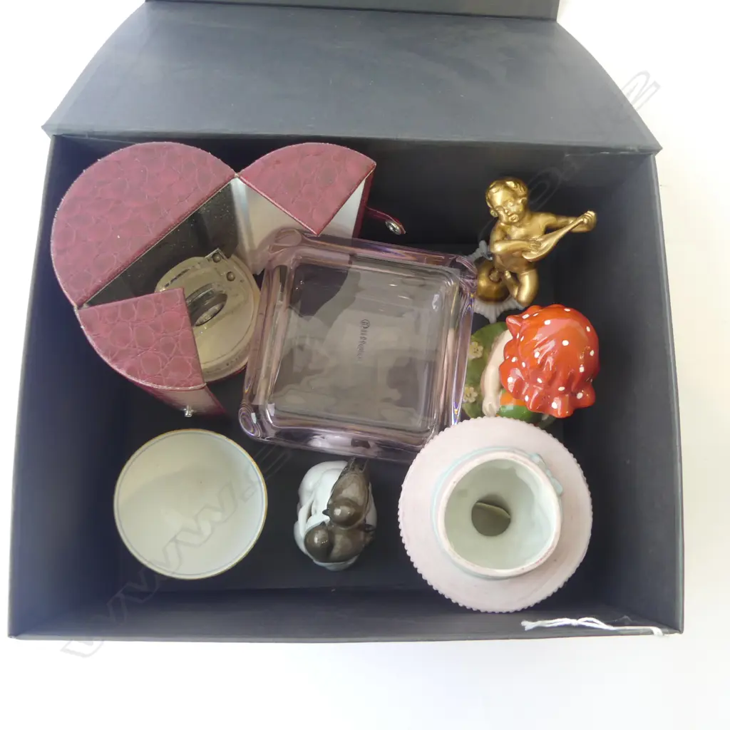 SMALL BOX MINITURE CRYSTAL CLOCK LIDDED GLASS BOX 5 COLLECTABLE CHINA PCS Image 1++