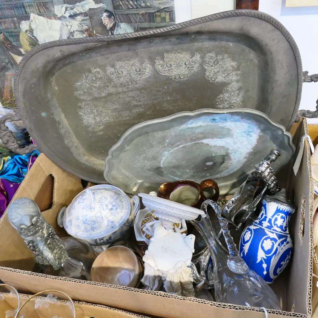 BOX OF ASST. COLLECTABLES Image 1++