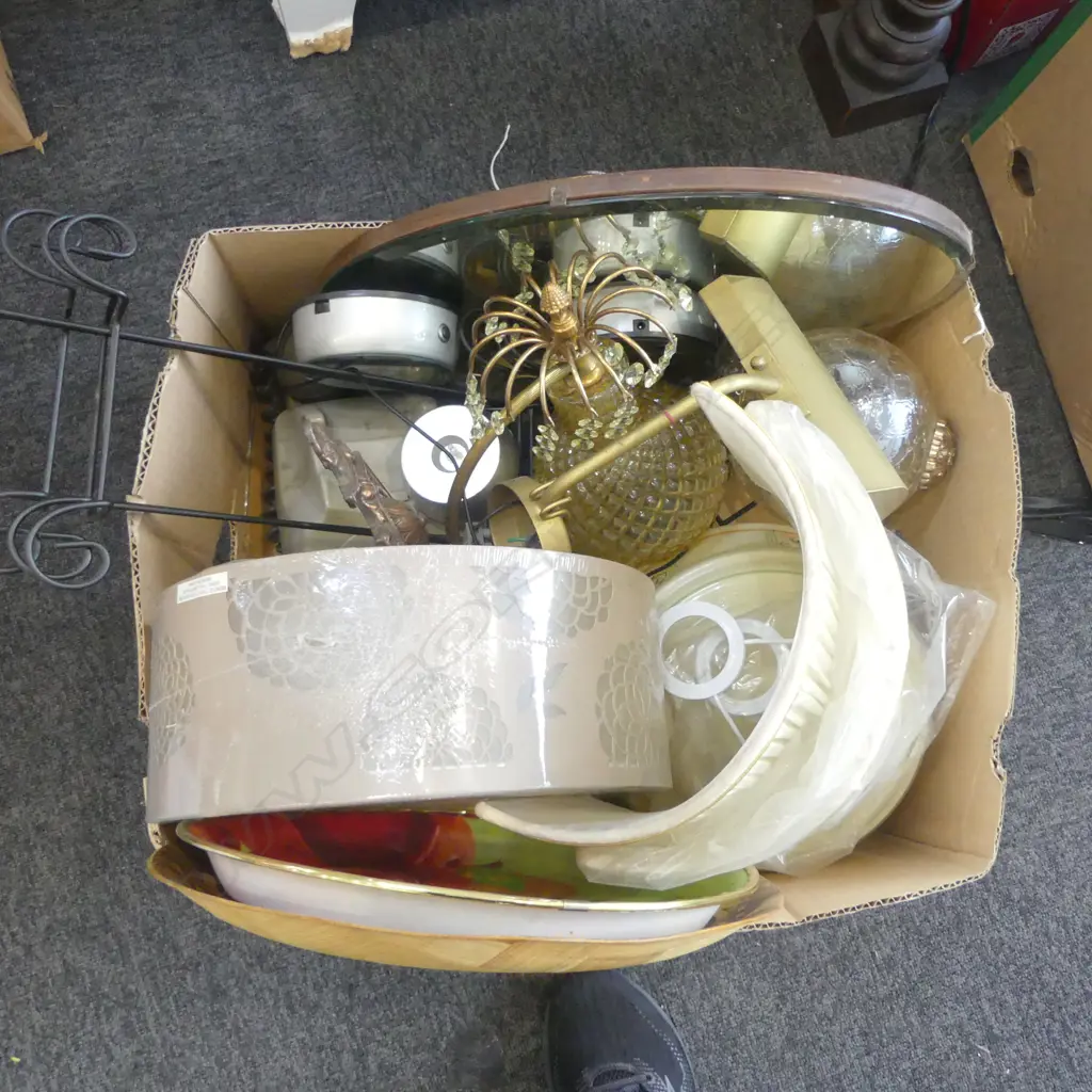 BOX LOT LIGHTS SHADES WALL MIRROR & SHOP FITTINGS Image 1++