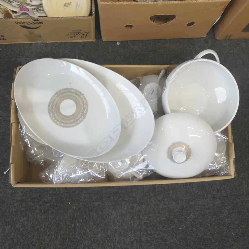 MID-CENTURY JEAN LUCE ARZBERG DINNER SERVICE  Image 1++