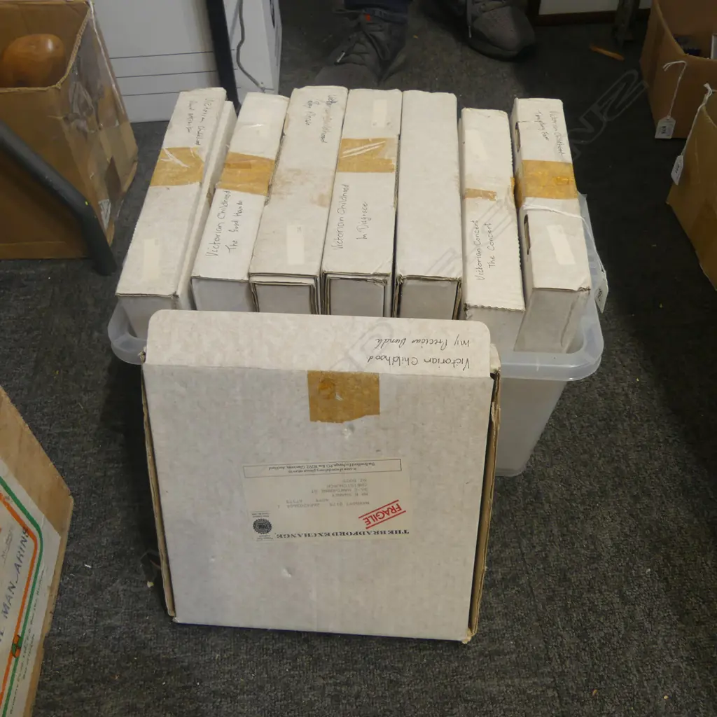 8 ROYAL DOULTON 'VICTORIAN CHILDHOOD' COLLECTABLE PLATES Image 1++