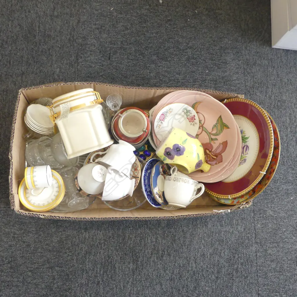 BOX LOT CHINA PLATES C/S & GLASS Image 1++