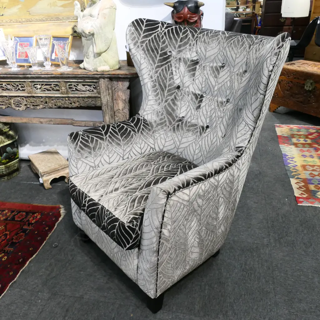 MODERN GREY VELVET ARMCHAIR Image 1++