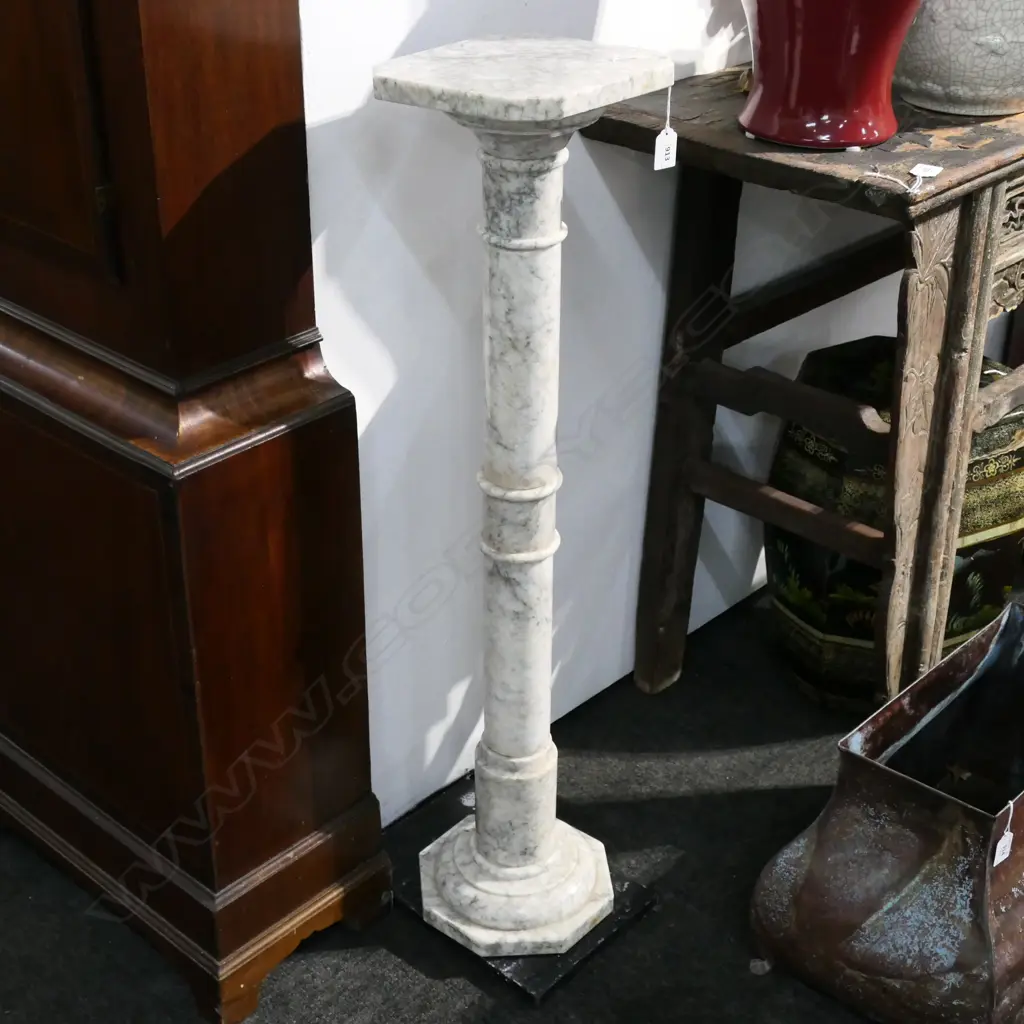 MARBLE PLINTH H.935mm Image 1++