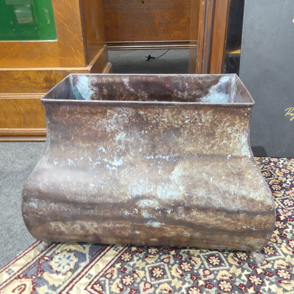 LARGE METAL PLANTER Image 1++