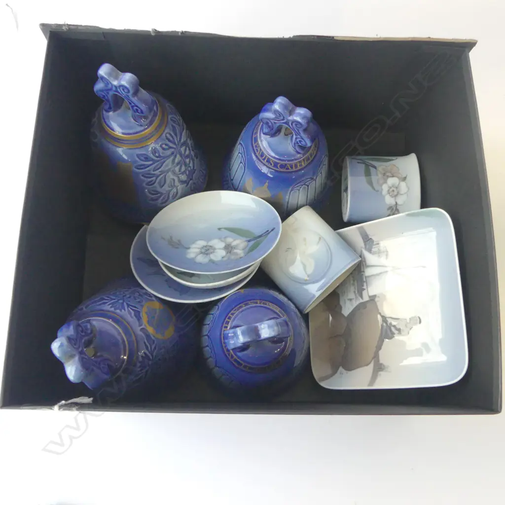 COLLECTION 4 R/COPENHAGEN BELLS H130MM 4 DISHES & 2 TOOTHPICK HOLDERS Image 1++