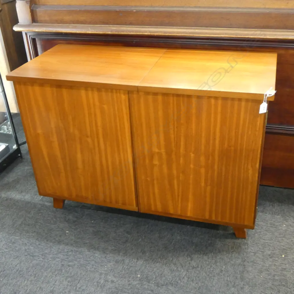 RETRO MAHOGANY RECORD PLAYER CABINET 970x420x690mm Image 1++