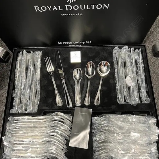 ROYAL DOULTON 56 PIECE 'VENETO' STAINLESS STEEL CUTLERY SET 8 place setting as new in box