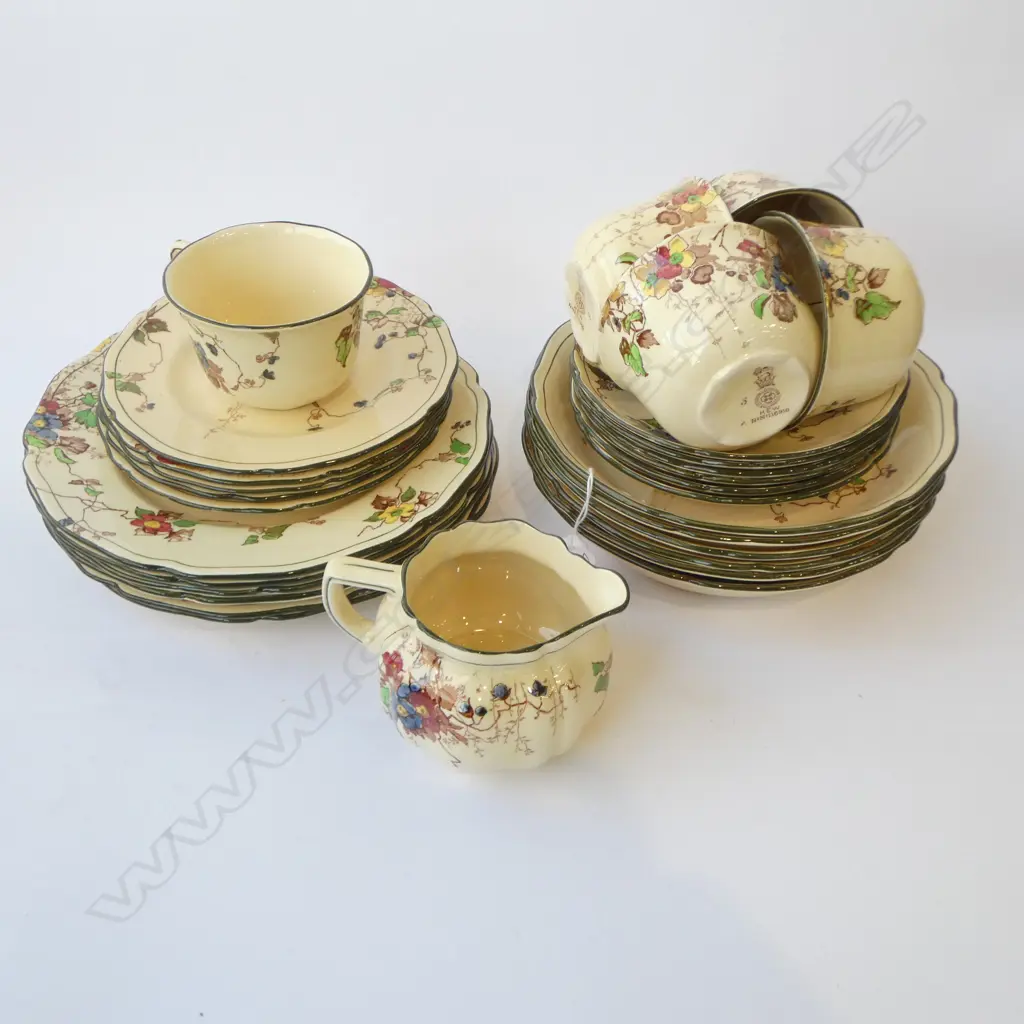 PART ROYAL DOULTON 'KEW' PATTERN TEASET Image 1++