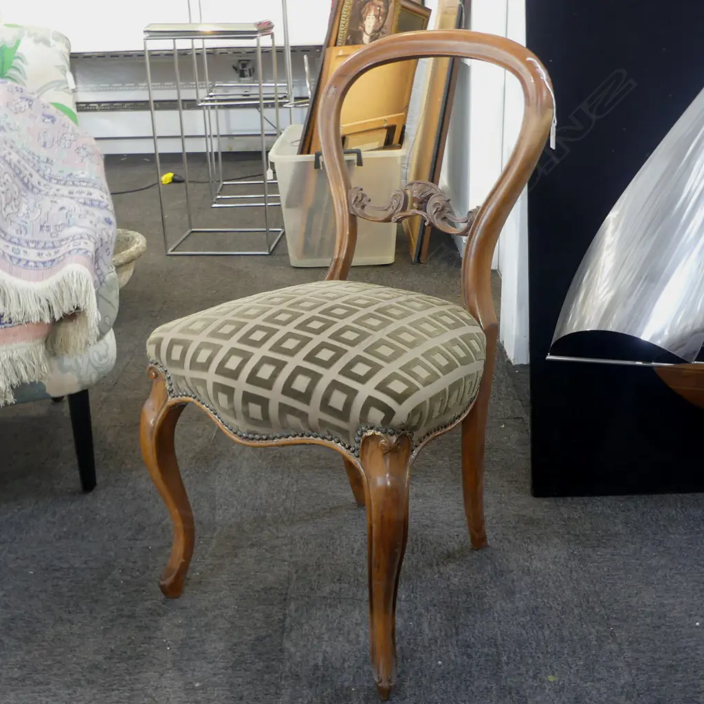 VICTORIAN BALLOON BACK CHAIR - SPLAT FAULTED Image 1++