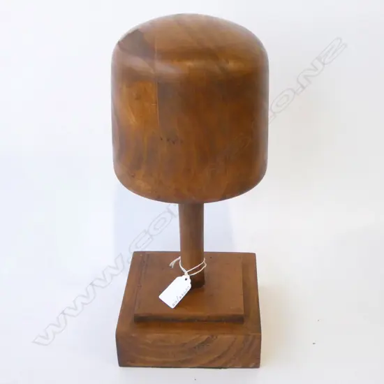 WOODEN HAT BLOCK H.340mm