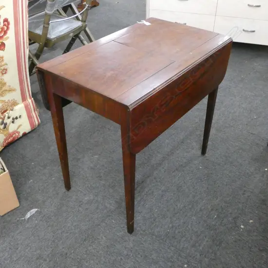 George III MAHOGANY DROP-SIDE WRITING TABLE 2 hinged writing flaps to the top 750 x 890 x 710mm