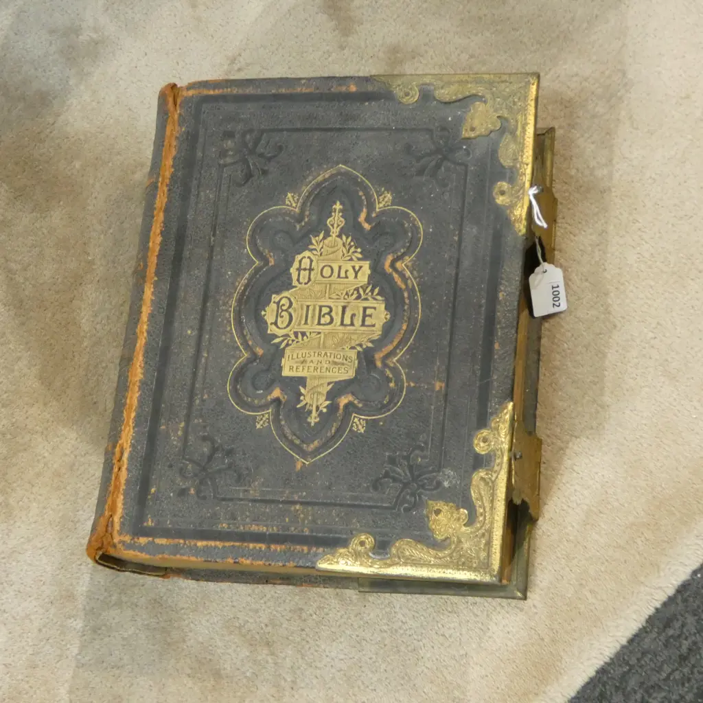VICT BRASS & LEATHER BOUND FAMILY BIBLE H340MM Image 1++