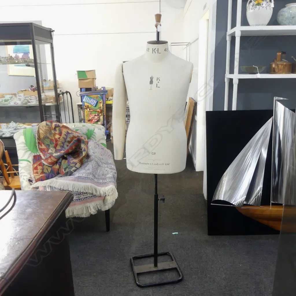 MALE MANNEQUIN CHEST BUST w. 1 ARM - KENNETT & LINDSELL LTD ENGLAND Image 1++
